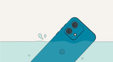 Een Motorola edge 40 neo in het water