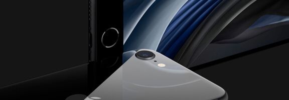 De iPhone SE refurbished in de verschillende kleuren zwart en wit