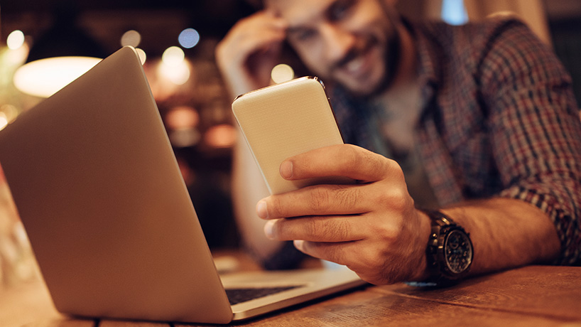 Krijg optimaal inzicht in uw telecomkosten en beheer uw eigen rapportages Krijg optimaal inzicht in uw telecomkosten en beheer uw eigen rapportages