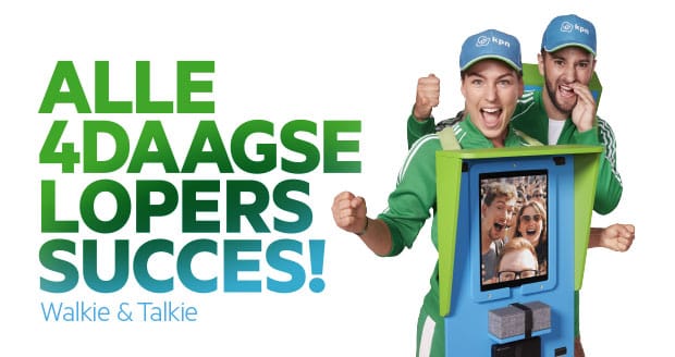 Walkie & Talkie dragen interactieve schermen, zodat jij je wandelheld succes kunt wensen! Walkie & Talkie dragen interactieve schermen, zodat jij je wandelheld succes kunt wensen!