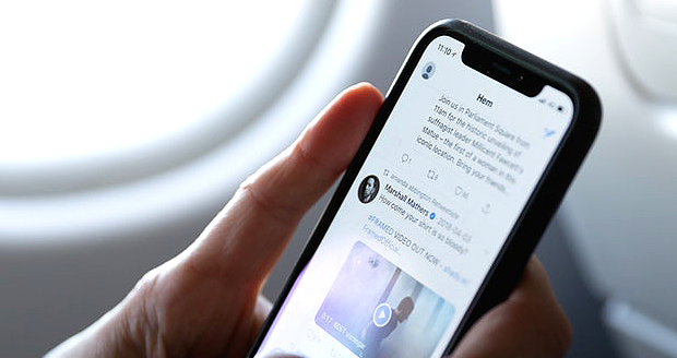 Met MB's kun je op Twitter blijven, ook in het vliegtuig. Met MB's kun je op Twitter blijven, ook in het vliegtuig.